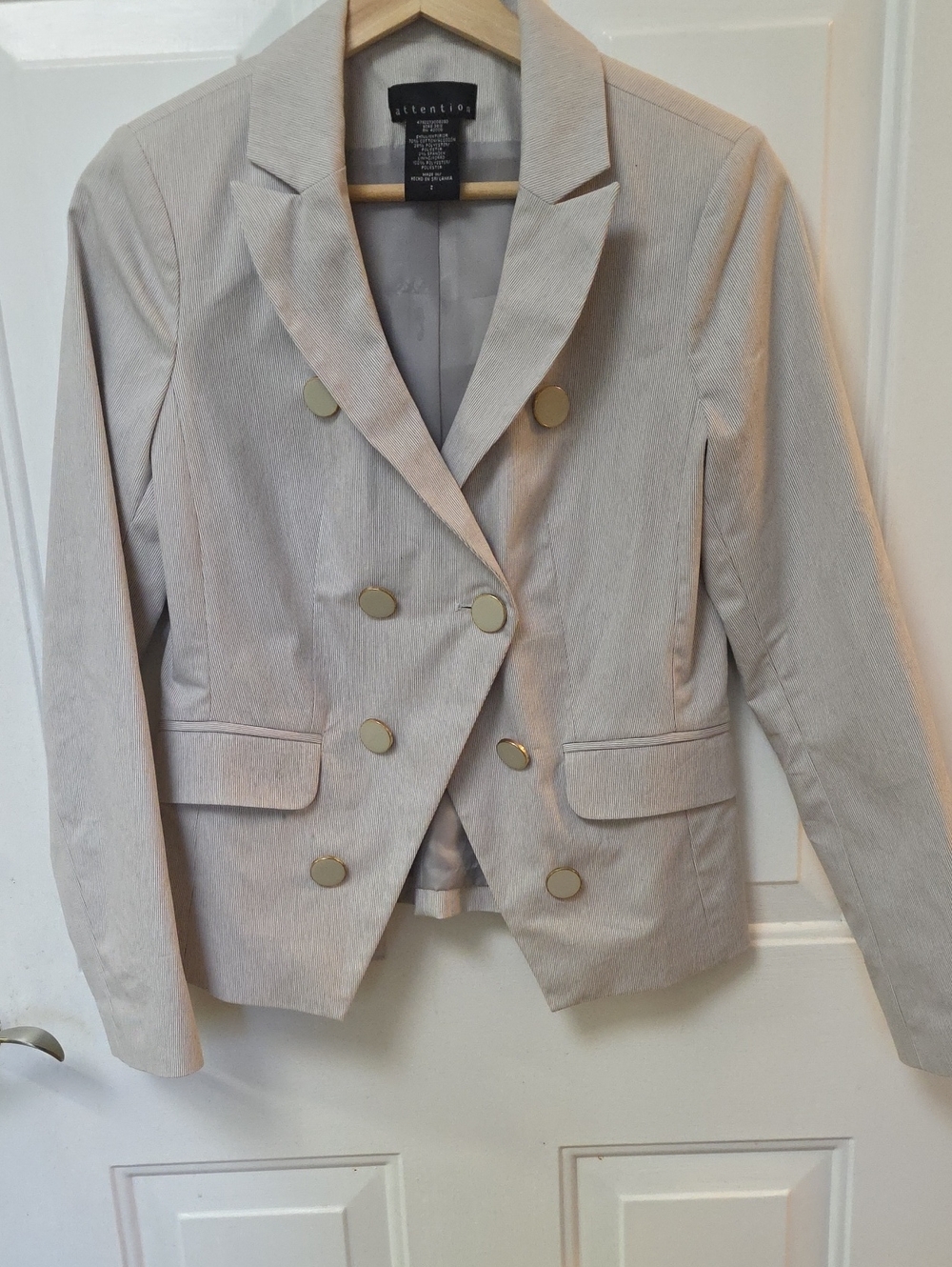 attention Double-Breasted Light Cream Blazer with Gold Buttons